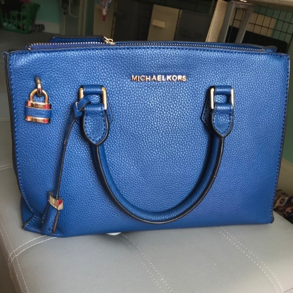 Michael Kors purse - Picture 1 of 5